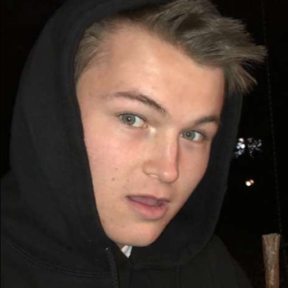 Meet your Posher, Alex - Picture 1 of 1